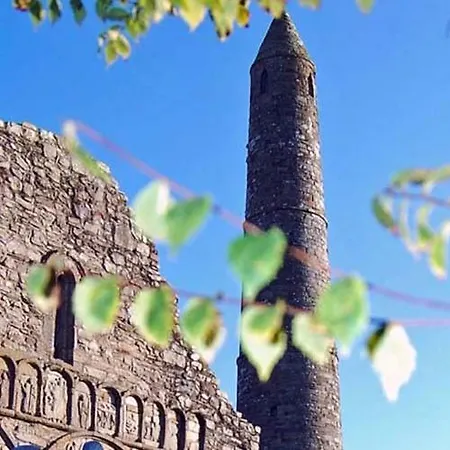 Round Tower 3*