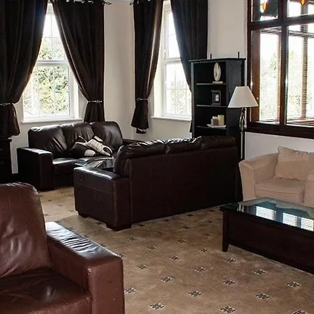 Round Tower Hotel 3*
