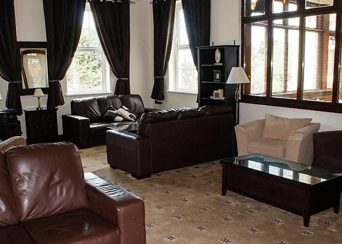 Round Tower Hotel 3*